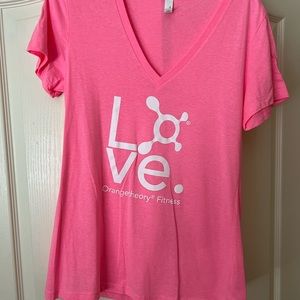 ORANGE THEORY LOVERS! NWOT Pink v-neck T-shirt size L.